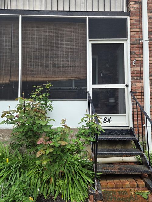 apt-84-810 Blooming Grove Tpke, New Windsor, NY, 12553-8109 | Card Image