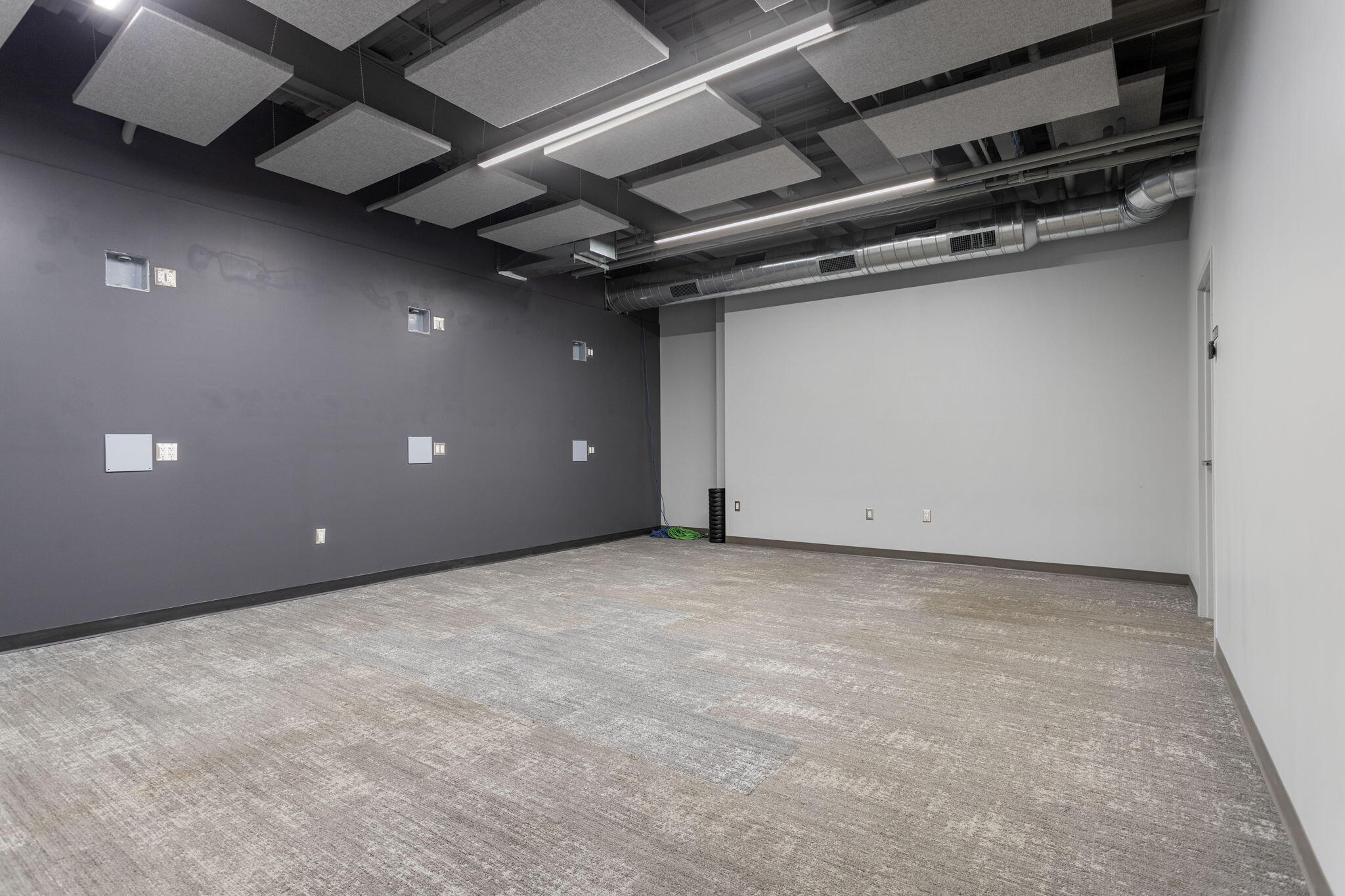 Commercial Lease in Holland 5