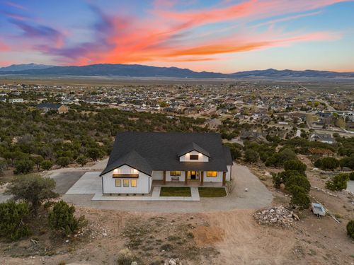 1066 Panorama Dr, Cedar City, UT, 84720-6263 | Card Image