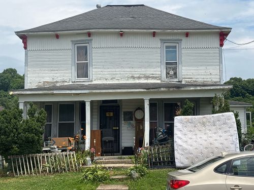 11 Cherry St, Glouster, OH, 45732 | Card Image
