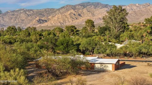 9745 N Calle Loma Linda, Oro Valley, AZ, 85737 | Card Image