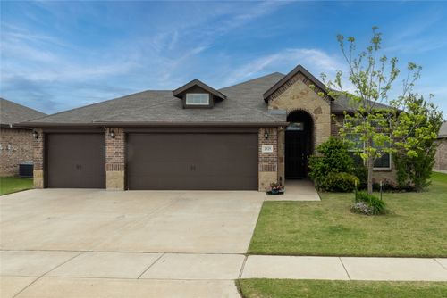 2525 Silver Fox Trl, Weatherford, TX, 76087-1809 | Card Image