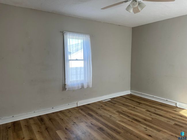 200 E 2 Nd St, House other with 3 bedrooms, 1 bathrooms and null parking in Freeman SD | Image 16