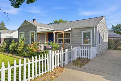 2121 Juliesse Avenue, Sacramento, CA, 95821 | Card Image