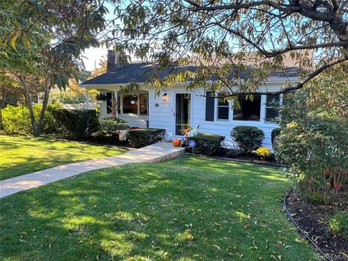 2 Overlook Dr, Huntington, NY, 11743-2831 | Card Image