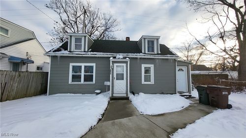 4011 Liggett Dr, Parma, OH, 44134-2533 | Card Image