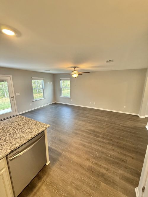 66 Country Ln, Manchester, TN, 37355-3006 | Card Image