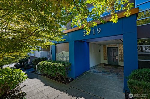 apt-307-3919 Latona Ave Ne, Seattle, WA, 98105-6861 | Card Image