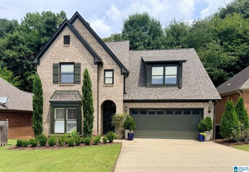 3608 Courtyard Ln, Vestavia Hills, AL, 35216-6924 | Card Image