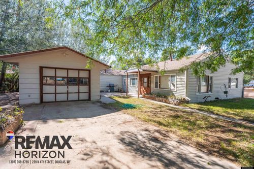 615 Erwin St, Douglas, WY, 82633-2802 | Card Image