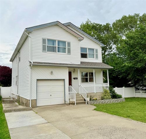 467 Scranton Ave, Lynbrook, NY, 11563-3317 | Card Image