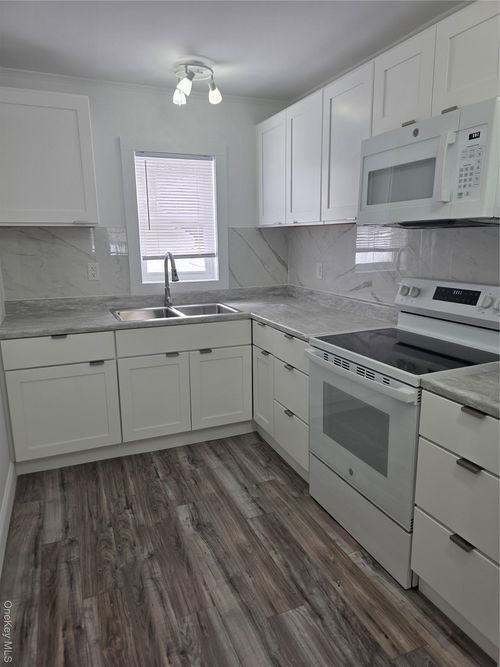 44-1 Huguenot St, New Paltz, NY, 12561-1710 | Card Image