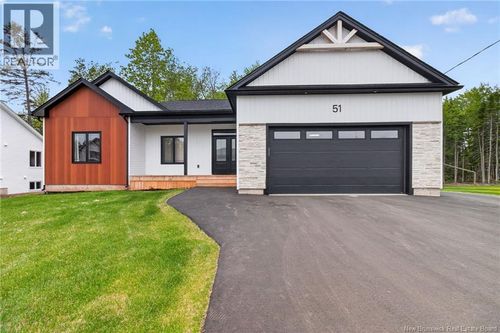 51 Rachel St, Moncton, NB, E1G6H9 | Card Image