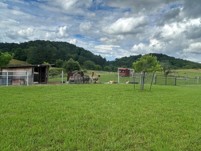 3950 Boyd Rd, House other with 2 bedrooms, 2 bathrooms and null parking in Draper VA | Image 43