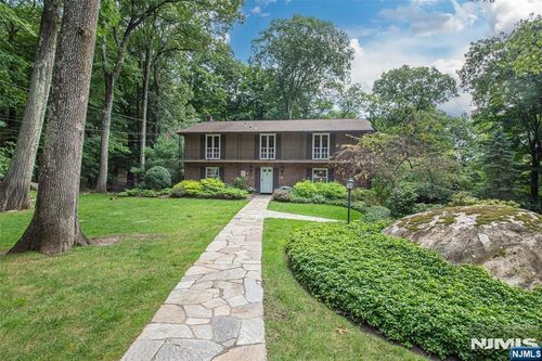 390 Ski Trail, Kinnelon Borough, NJ, 07405 | Card Image
