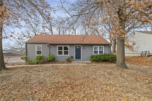 5800 N Antioch Rd, Kansas City, MO, 64119-2021 | Card Image