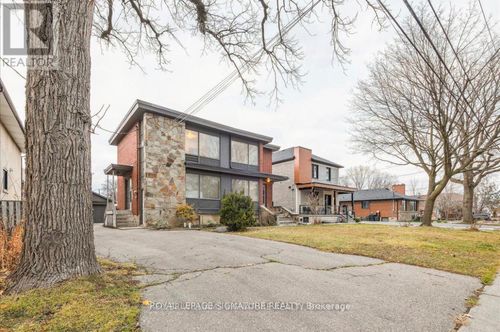 214 Queenslea Ave, North York, ON, M9N2L6 | Card Image