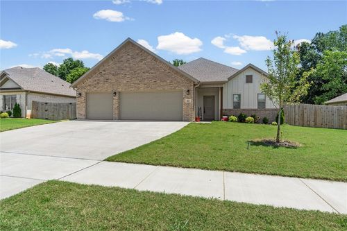 82 N Sheep Dog Ave, Farmington, AR, 72730-3174 | Card Image