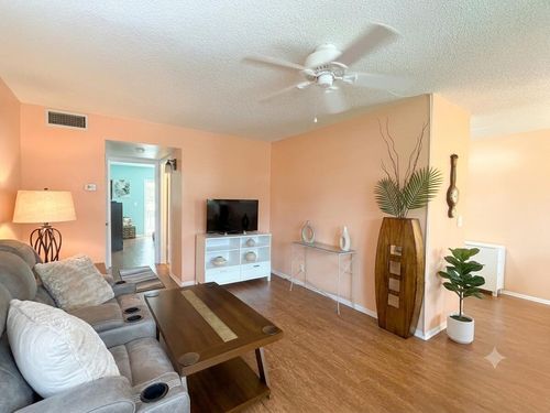 105-28 Pine Arbor, Vero Beach, FL, 32962 | Card Image