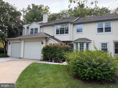 4 Kensington Ct, Princeton, NJ, 08540-7012 | Card Image
