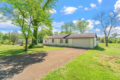201 Wakefield Rd, Knoxville, TN, 37922-2037 | Card Image