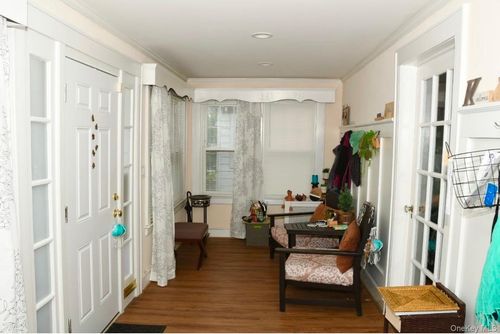 43 168th St, Flushing, NY, 11358-3245 | Card Image