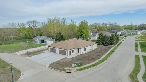 3102 Spruce Ct., Spirit Lake, IA, 51360 | Card Image
