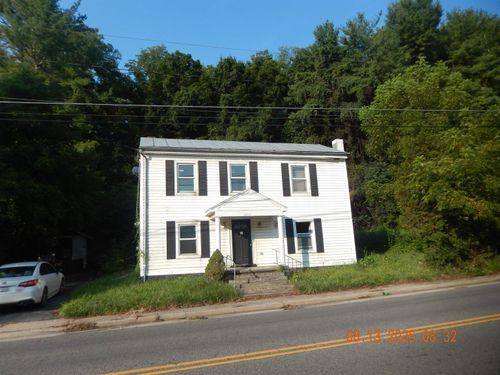 3942 Churchville Ave, CHURCHVILLE, VA, 24421-2502 | Card Image