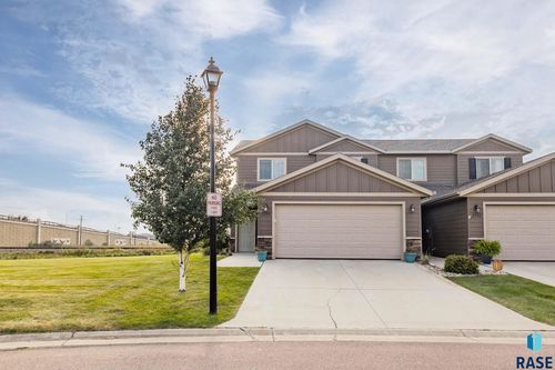 2500 E Meadowside Pl, Sioux Falls, SD, 57108-3706 | Card Image