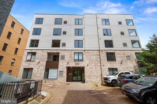 a305-919 12th St Ne, WASHINGTON, DC, 20002-8992 | Card Image