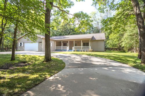10086 Hawthorne Ln, Stanwood, MI, 49346-8856 | Card Image