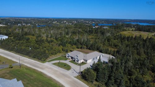 62 Park Dr, Brooklyn, NS, B5A5H5 | Card Image