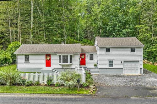 195 Sachem Head Rd, Guilford, CT, 06437-3240 | Card Image