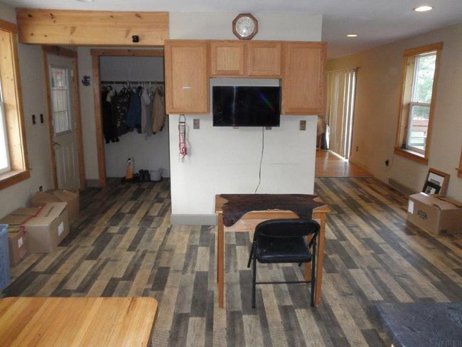 9153 Oak Ave, Home with 5 bedrooms, 3 bathrooms and null parking in Cresco IA | Image 6