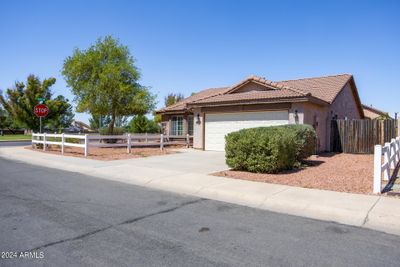 412 E Dartmouth Drive, House other with 4 bedrooms, 2 bathrooms and null parking in Casa Grande AZ | Image 3