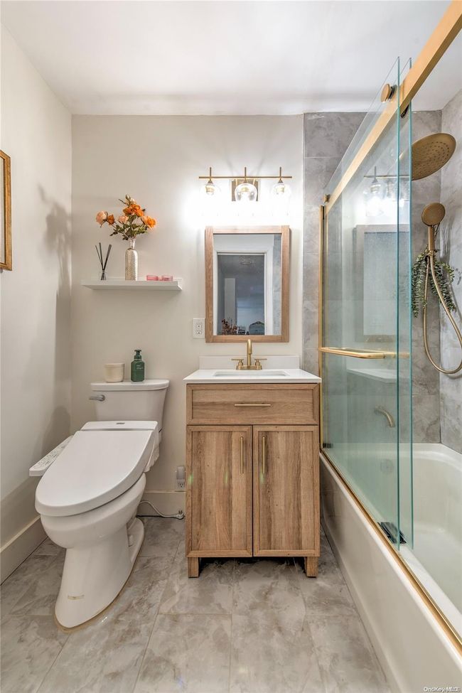 Full Bath | Image 13