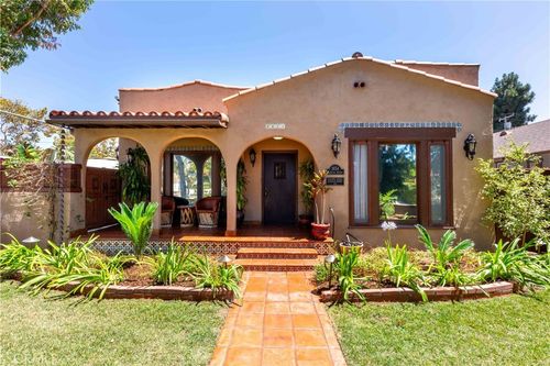 3654 Cerritos Ave, Long Beach, CA, 90807-4112 | Card Image