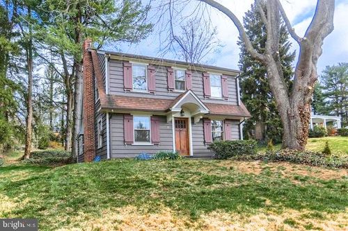 19 Maple Rd, YORK, PA, 17403-4907 | Card Image