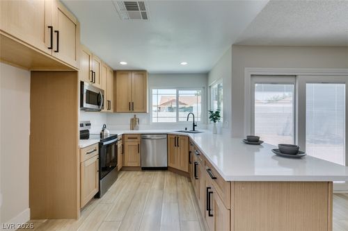 6012 Oceanside Way, Las Vegas, NV, 89108 | Card Image