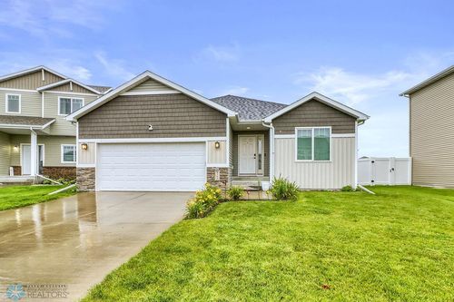 6162 60th Ave S, Fargo, ND, 58104-5733 | Card Image