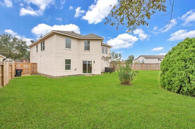 Huge backyard for the family football game! | Image 21
