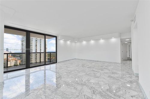 apt-20e-19667 Turnberry Way, Aventura, FL, 33180-2591 | Card Image