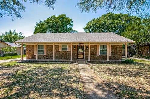 113 S Valley St, Red Oak, TX, 75154-6351 | Card Image