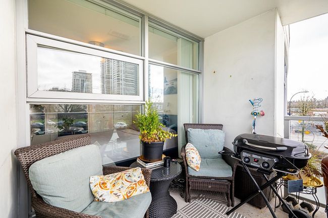208 - 2289 Yukon Crescent, Condo with 2 bedrooms, 2 bathrooms and 3 parking in Burnaby BC | Image 24
