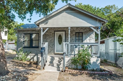 1327 Bailey Ave, San Antonio, TX, 78210-3733 | Card Image