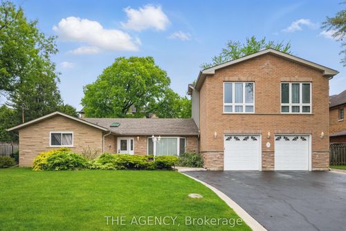55 Denham Dr, Richmond Hill, ON, L4C6H8 | Card Image