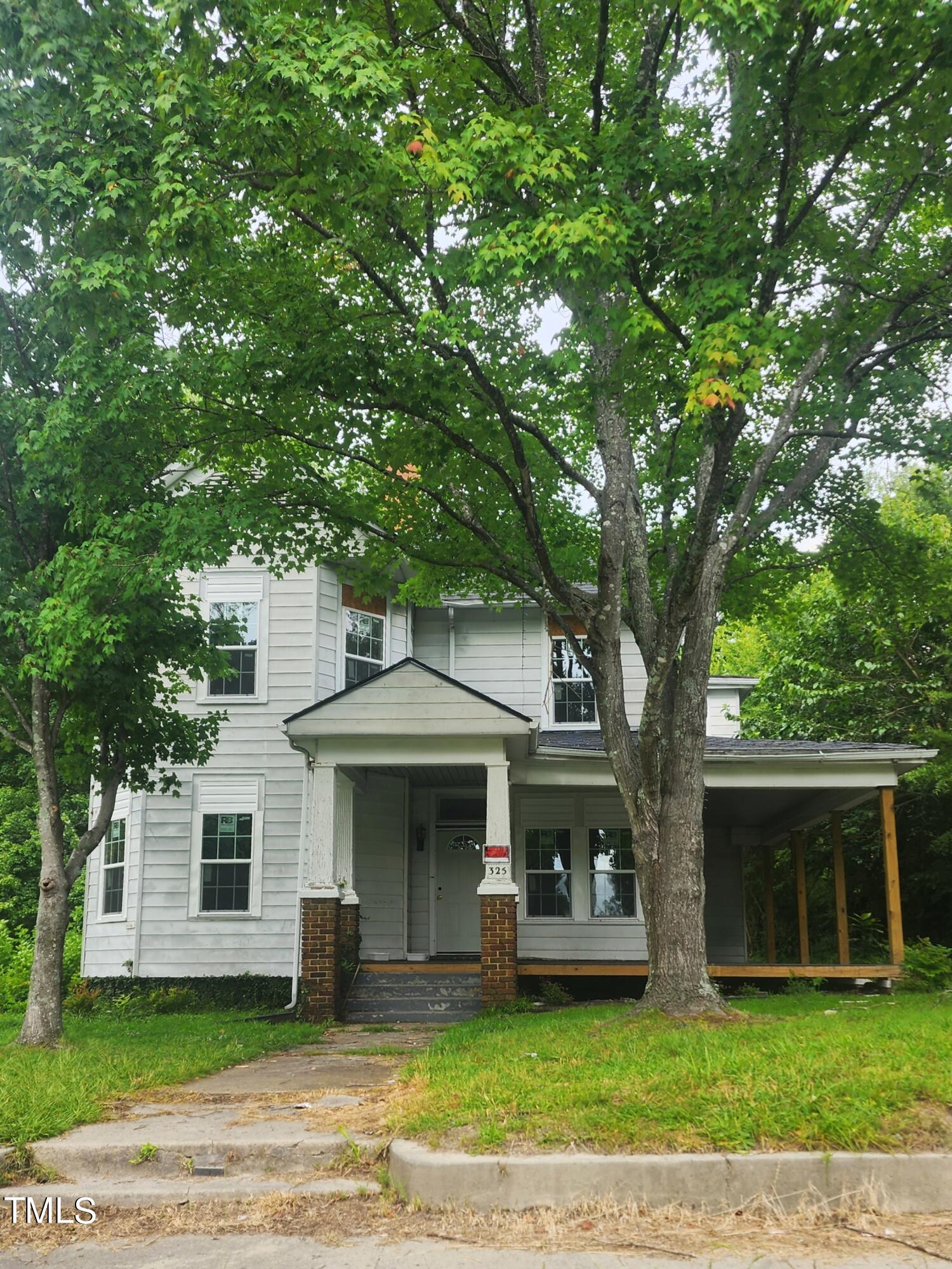 Charles St, Henderson, NC 27536