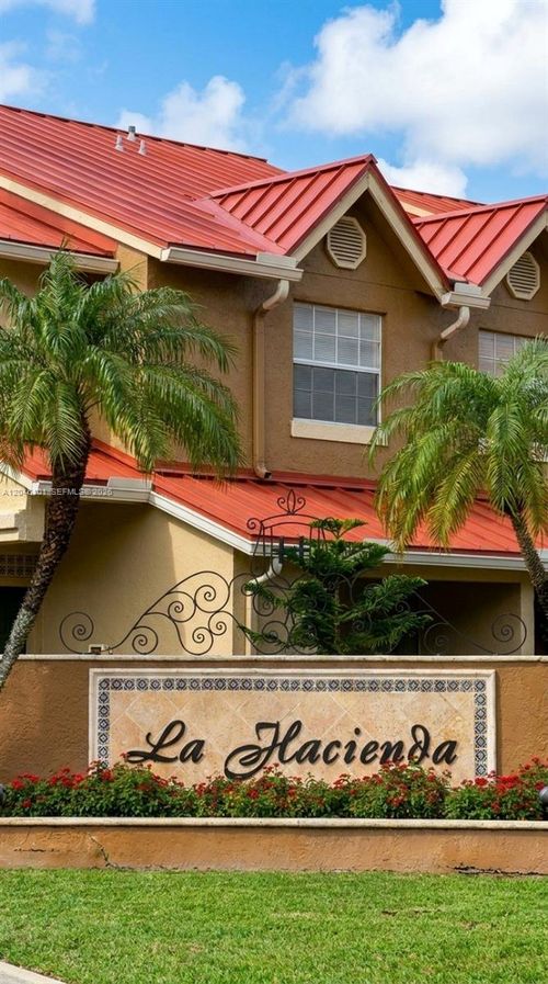 d-18338 Nw 68th Ave, Hialeah, FL, 33015-3431 | Card Image