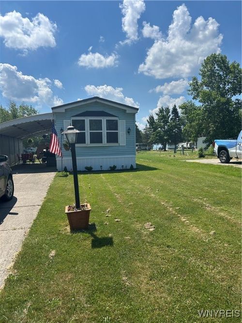 1079 Northwood Dr, Derby, NY, 14047-9505 | Card Image