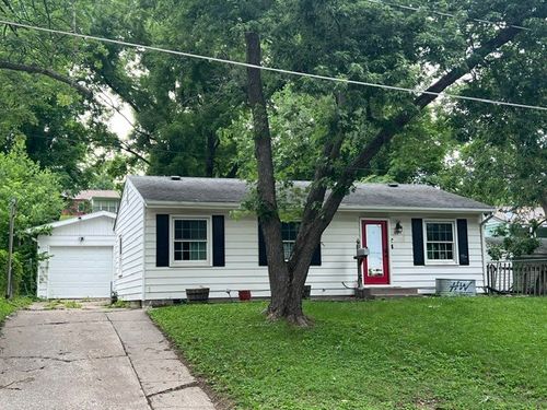 3014 W 1st St, Davenport, IA, 52804-4402 | Card Image